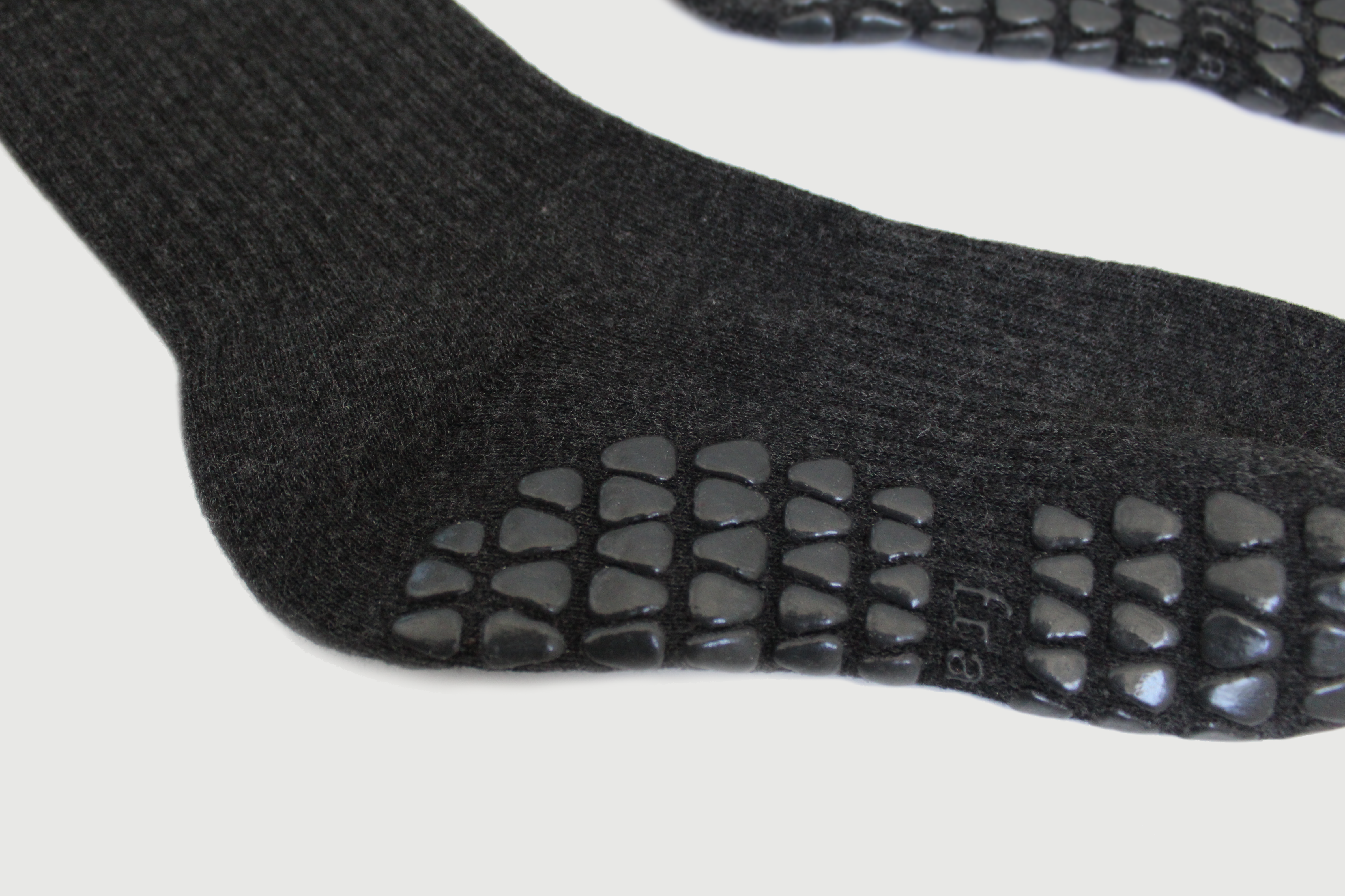 fraise graphite pilates grip sock